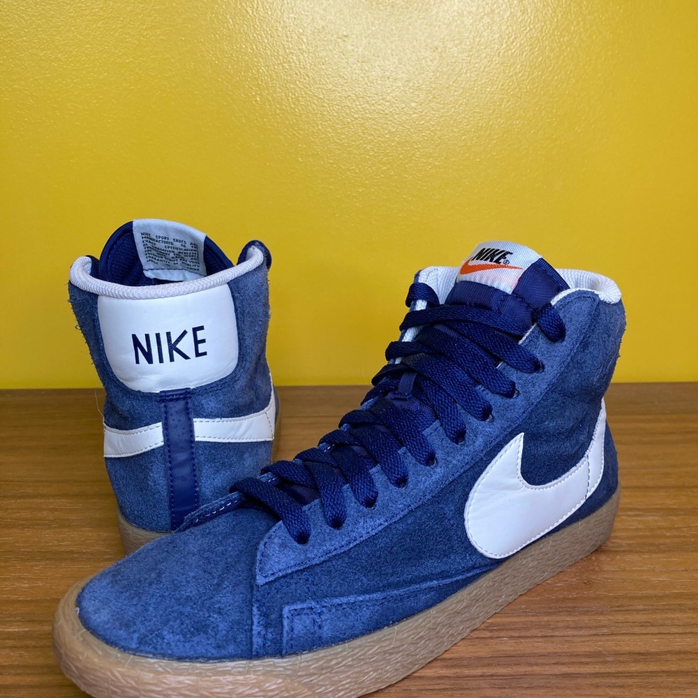 Nike vintage style wrestling sneakers!